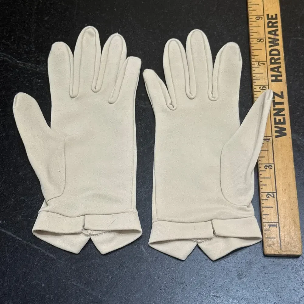 intage 1950s 60s Ecru Wrist Gloves Pointed Chevron Cuff 1 Pair